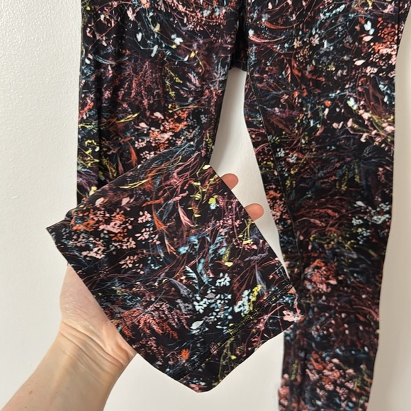 Lululemon 6 Align Multicolor Abstract Print Leggings - Picture 5 of 9